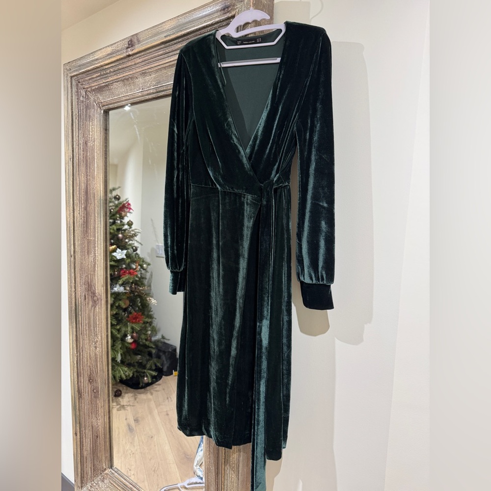 ZARA Trafaluc Green Velvet Dress Wrap Size XS